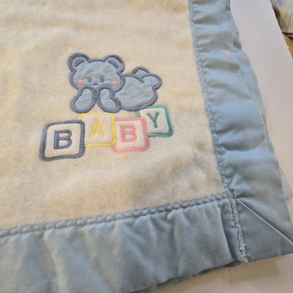 Vintage USA Baby Blanket Embroidery Teddy Bear Building Blocks Blue Trim Acrylic